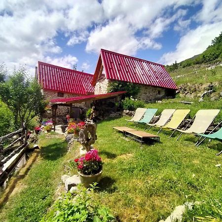 Les Toits Rouges - Le Luxe De La Simplicite Au Bout Du Sentier Bed & Breakfast Saint-Etienne-de-Tinee Luaran gambar