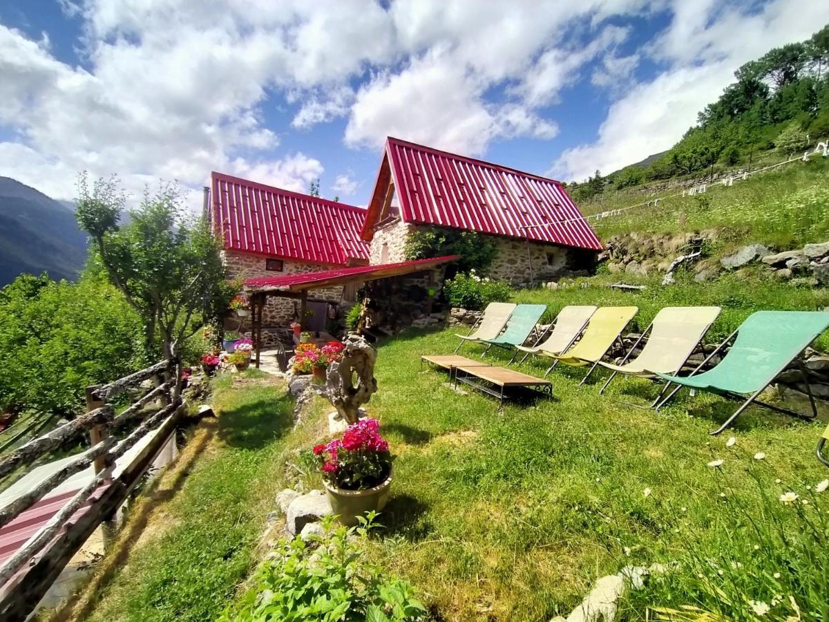 Les Toits Rouges - Le Luxe De La Simplicite Au Bout Du Sentier Bed & Breakfast Saint-Etienne-de-Tinee Luaran gambar