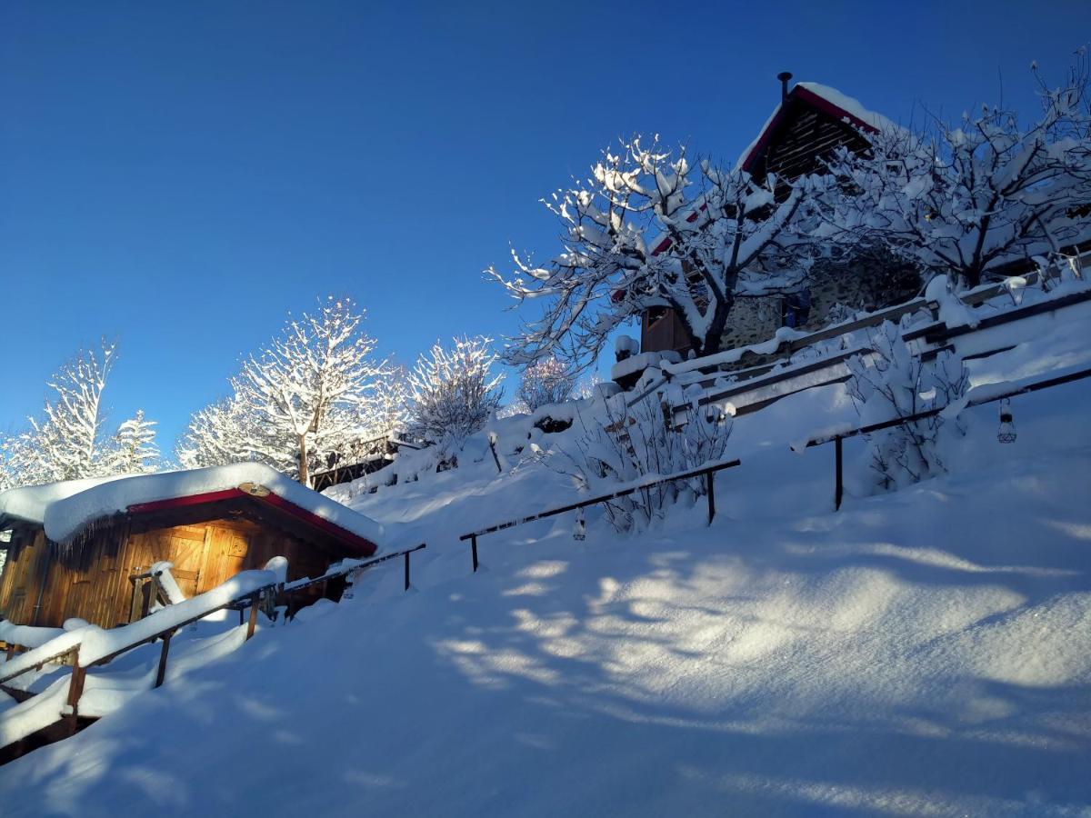 Les Toits Rouges - Le Luxe De La Simplicite Au Bout Du Sentier Bed & Breakfast Saint-Etienne-de-Tinee Luaran gambar