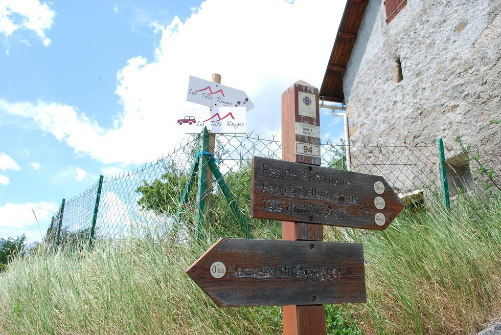 Les Toits Rouges - Le Luxe De La Simplicite Au Bout Du Sentier Bed & Breakfast Saint-Etienne-de-Tinee Luaran gambar